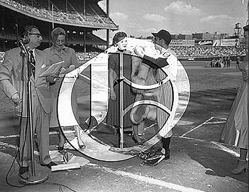 Corinne and Phil Rizzuto52N0034